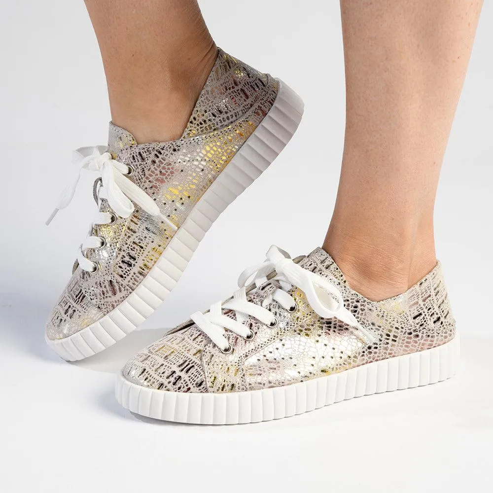 Julz Valentina Leather Sneaker With Star Detail - Gold