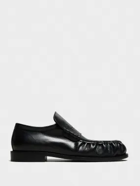 Loafers in Black
