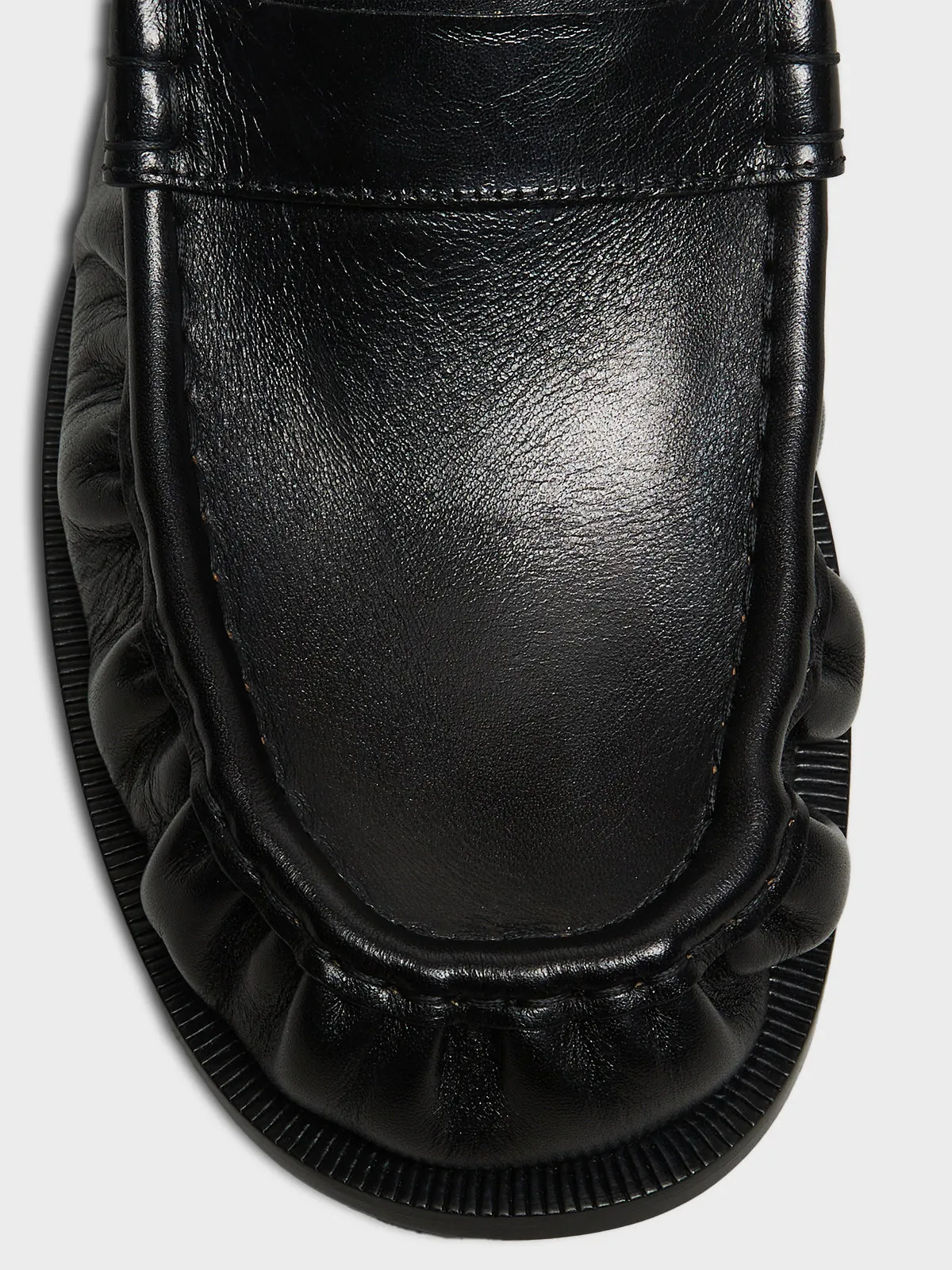 Loafers in Black