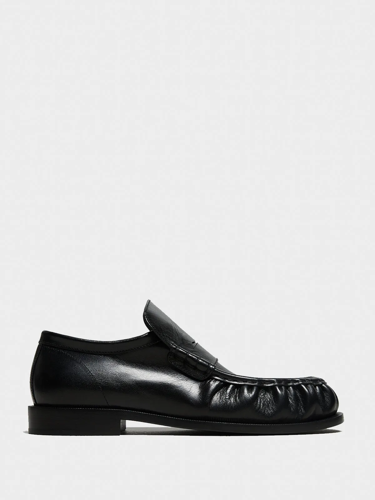 Loafers in Black
