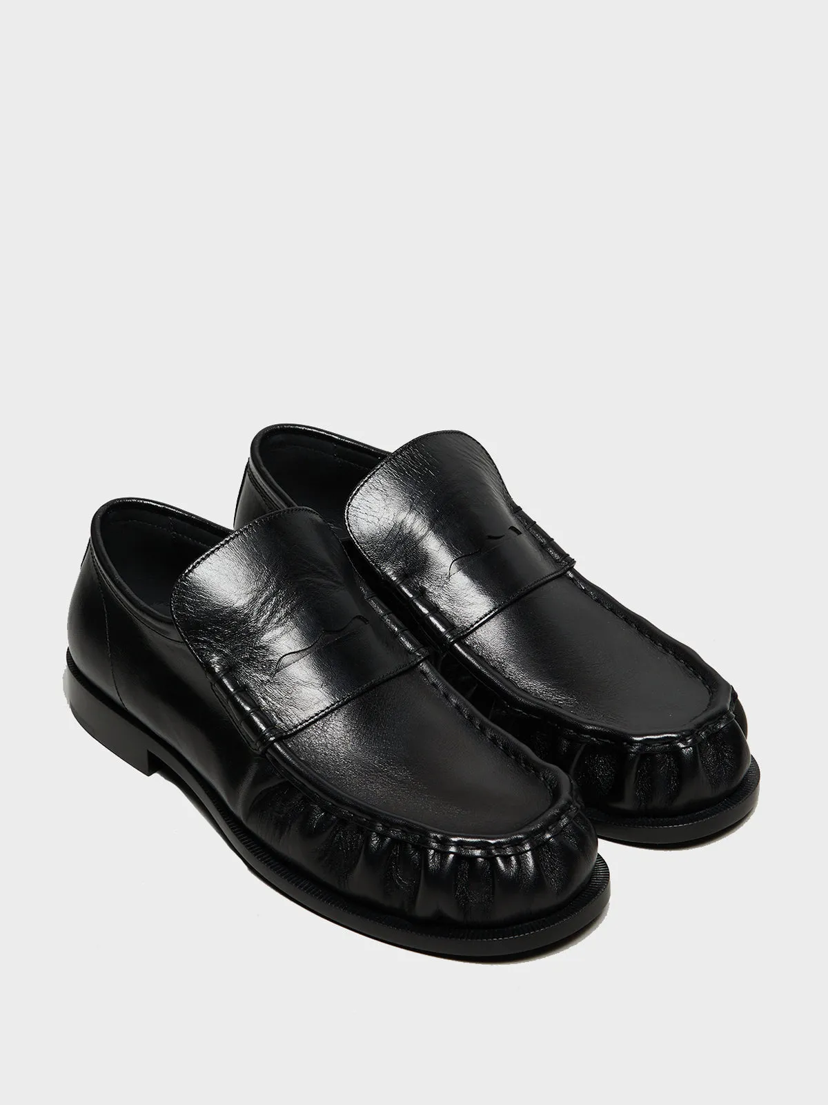 Loafers in Black