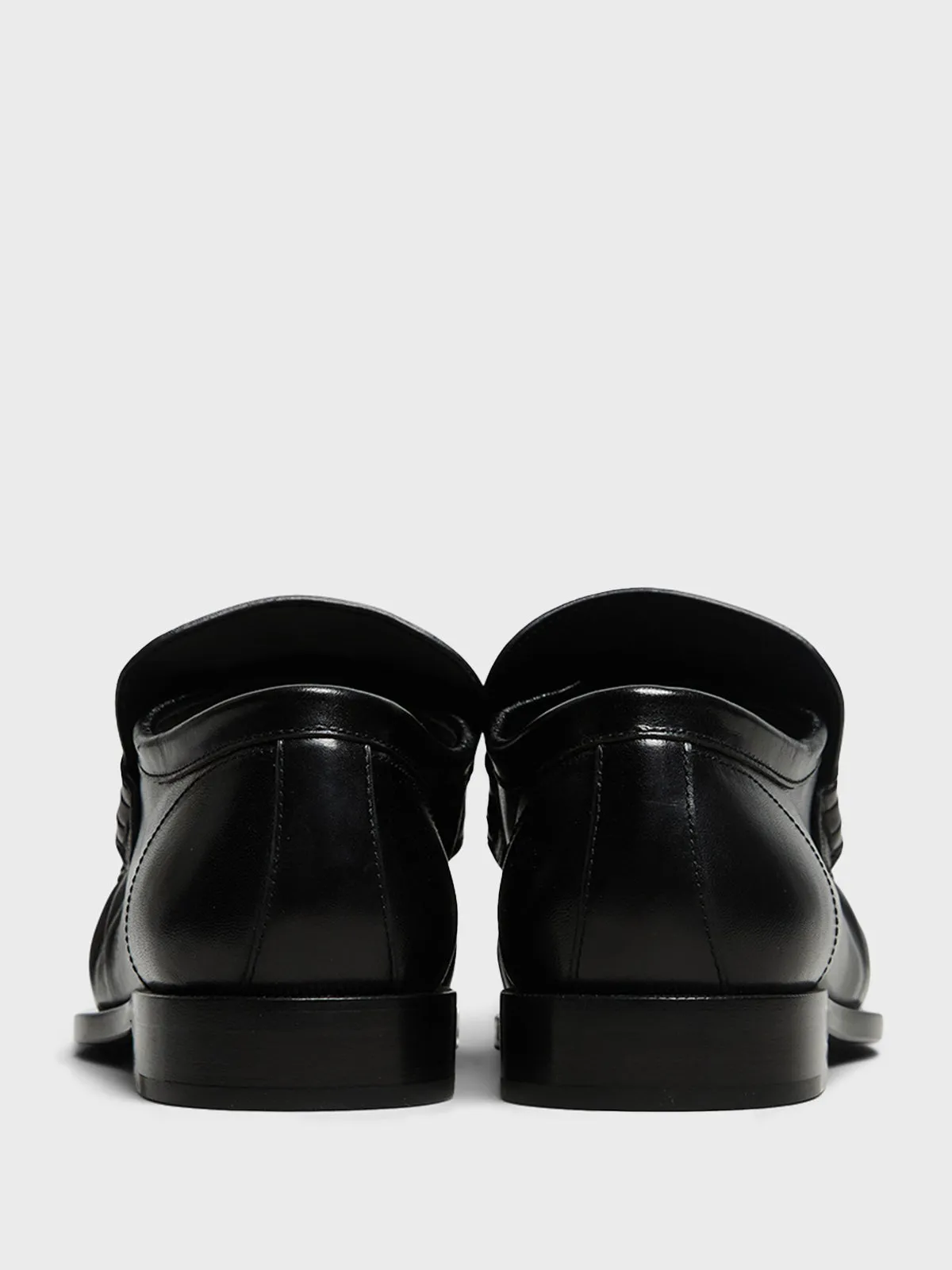 Loafers in Black