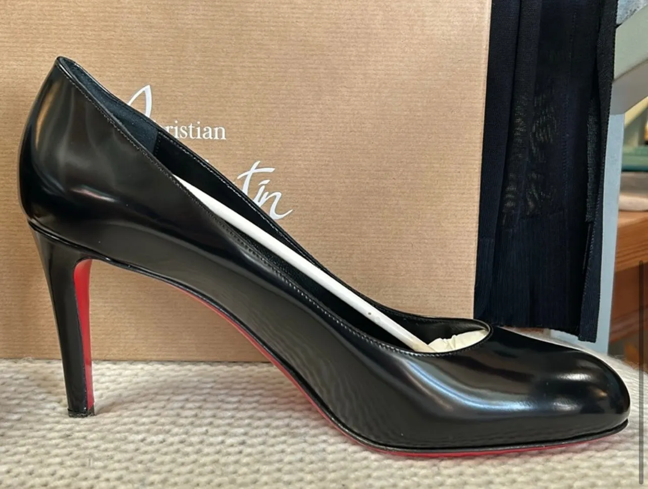 NEW Christian Louboutin Pumppie Round Toe Pump In Black