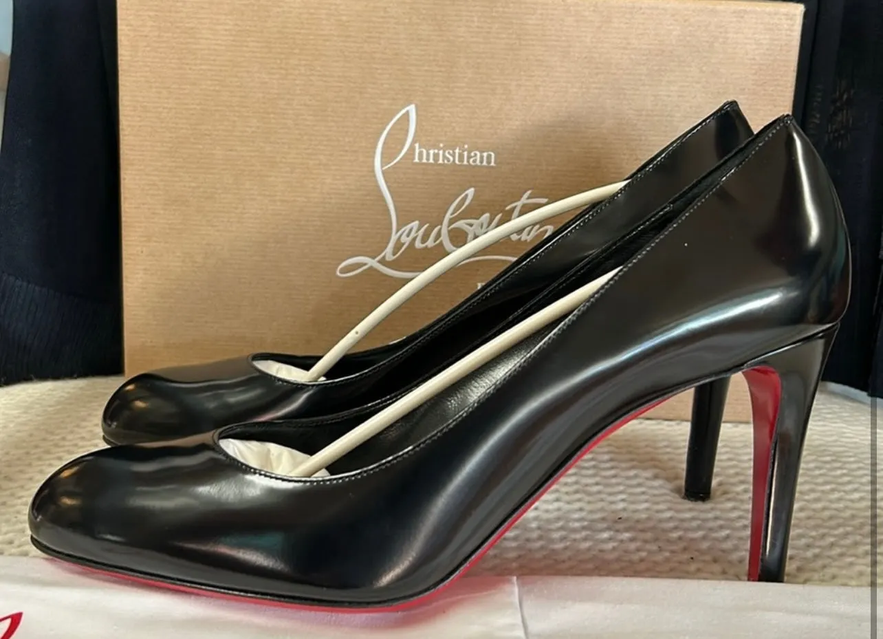 NEW Christian Louboutin Pumppie Round Toe Pump In Black