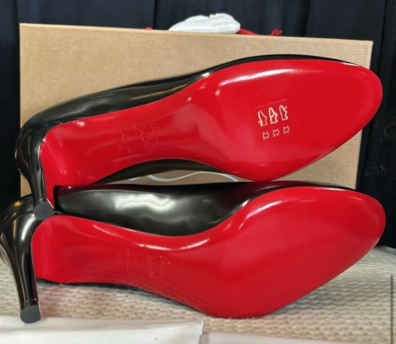 NEW Christian Louboutin Pumppie Round Toe Pump In Black