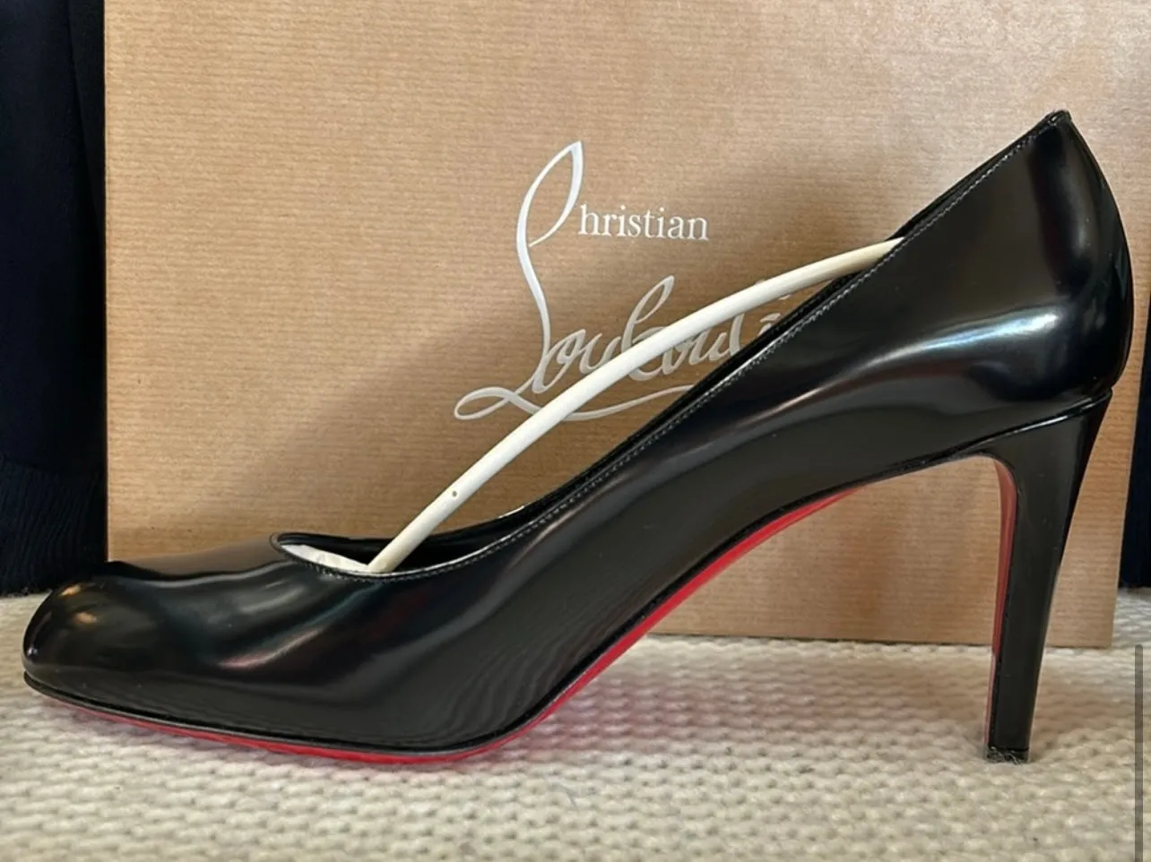 NEW Christian Louboutin Pumppie Round Toe Pump In Black