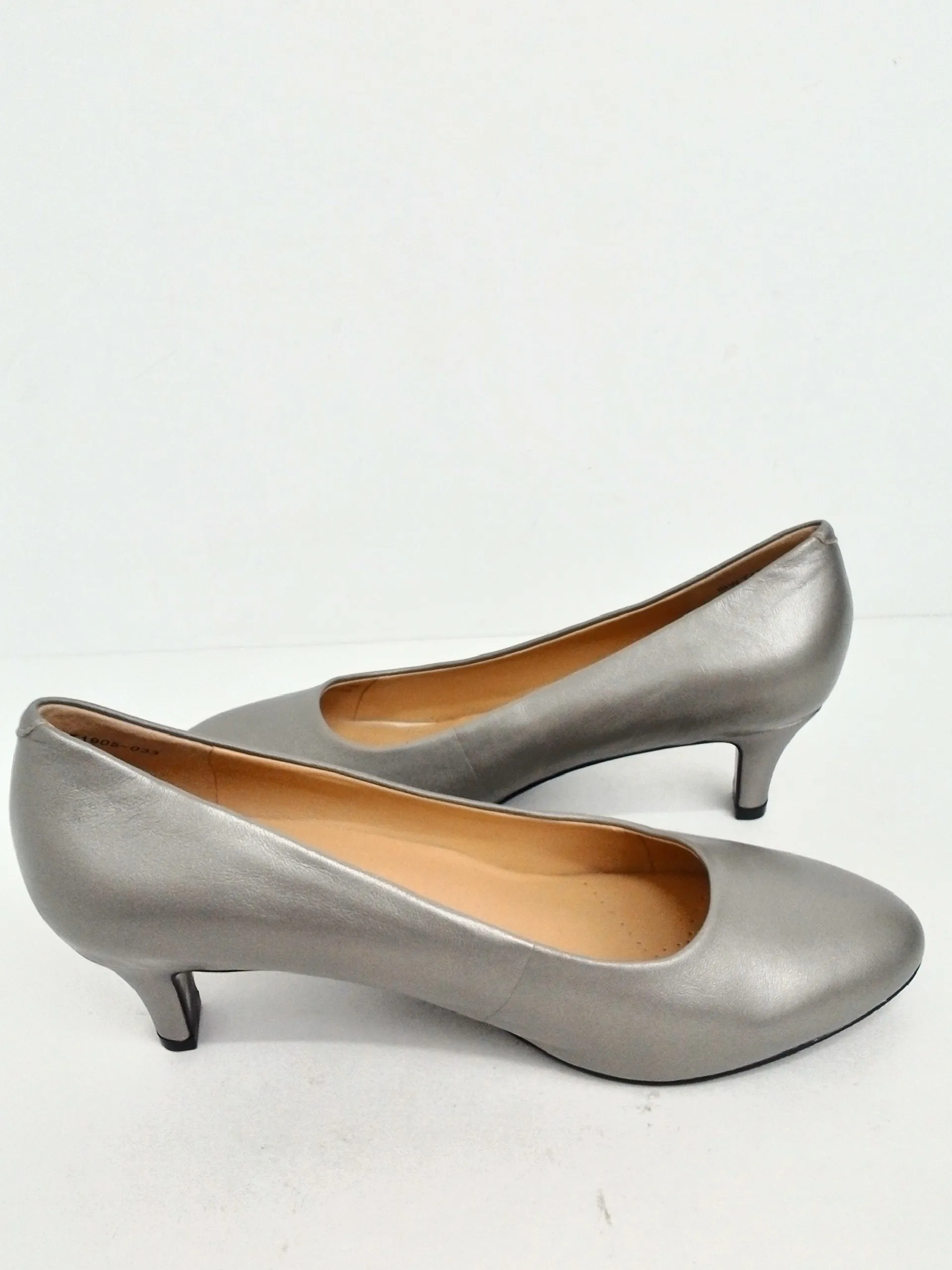 Trotters Women's Silver Heels Size 8.5 W