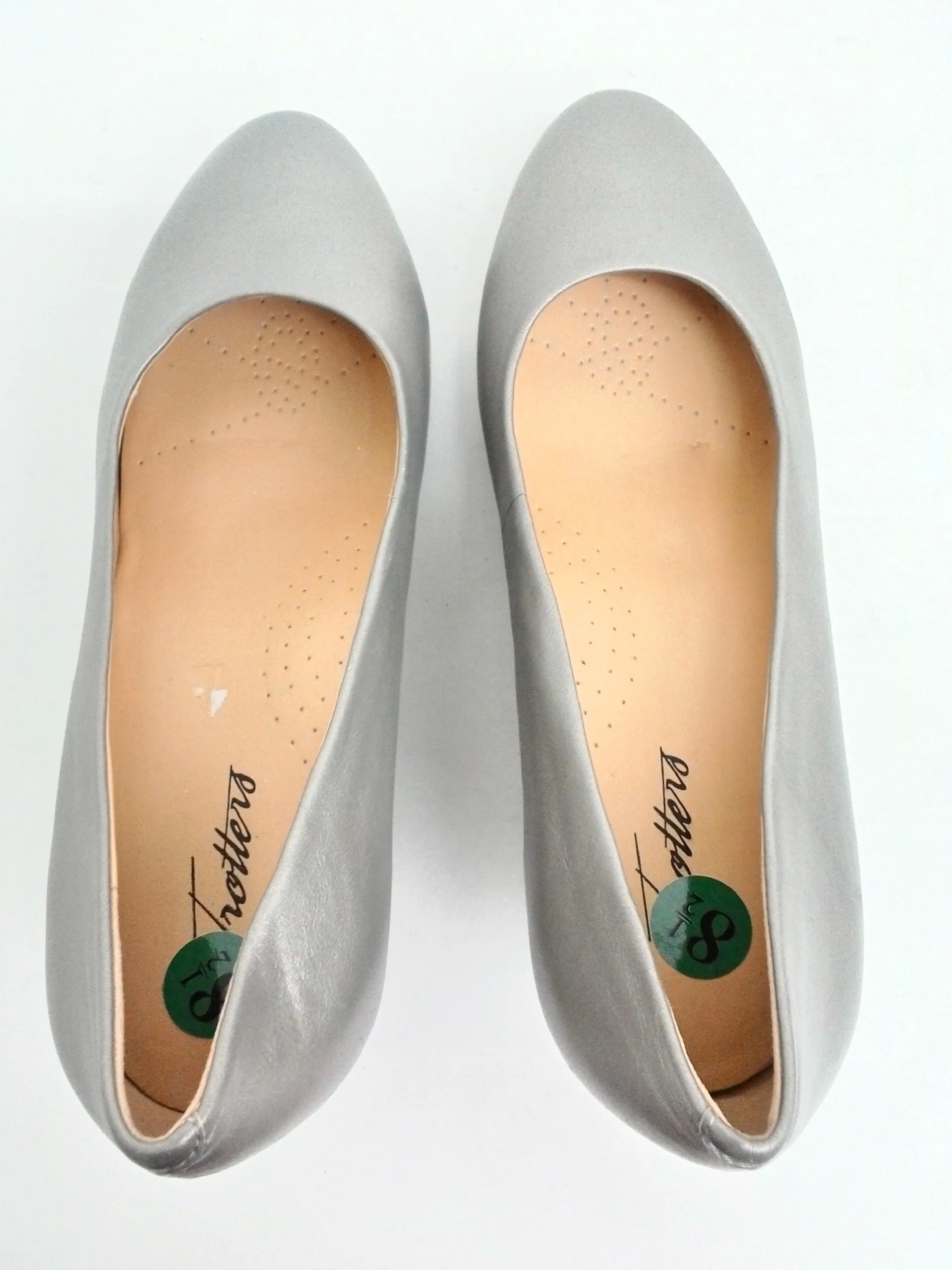 Trotters Women's Silver Heels Size 8.5 W