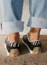 VERY G VINTAGE STAR SNEAKERS