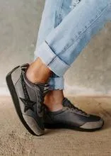 VERY G VINTAGE STAR SNEAKERS